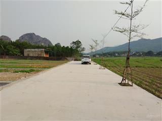 Đất nền thị trấn chi nê hòa bình dt 200m2