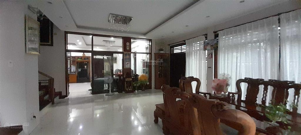 Bán biệt thự view sông, góc 2 mặt tiền, 3 tầng, dt 14x18m, giá 38 tỷ, kdc ven sông đối diện đh rmit