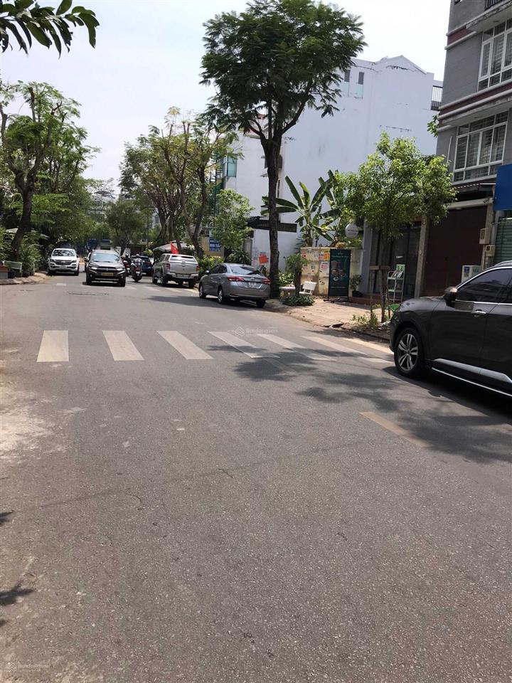 Bán nhà giá rẻ 23 tỷ, dt 7x18m, trệt, 3 lầu, đường số 40, kdc an phú hưng, phường tân phong, q7