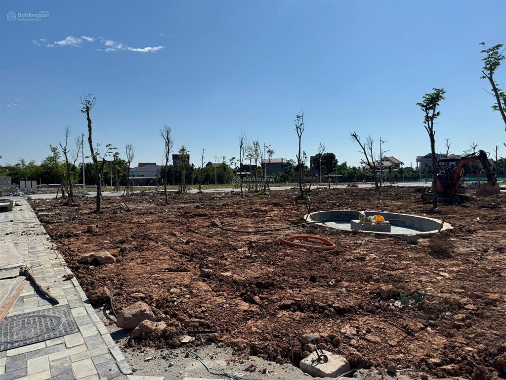 Chính chủ bán lô góc vip 3 mặt thoáng, view công viên, đẹp nhất dự án bích sơn central point