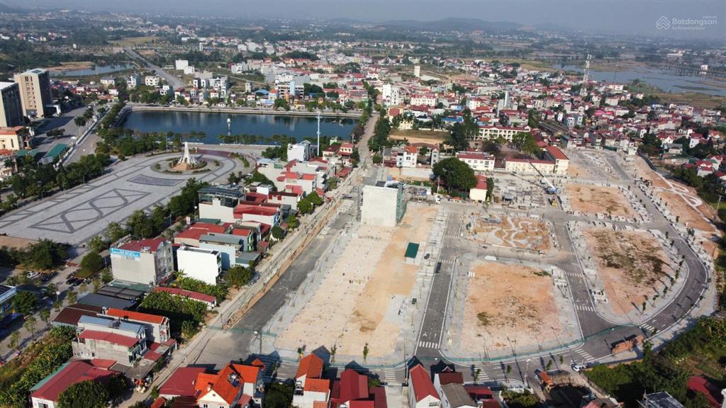 Chính chủ bán lô góc vip 3 mặt thoáng, view công viên, đẹp nhất dự án bích sơn central point