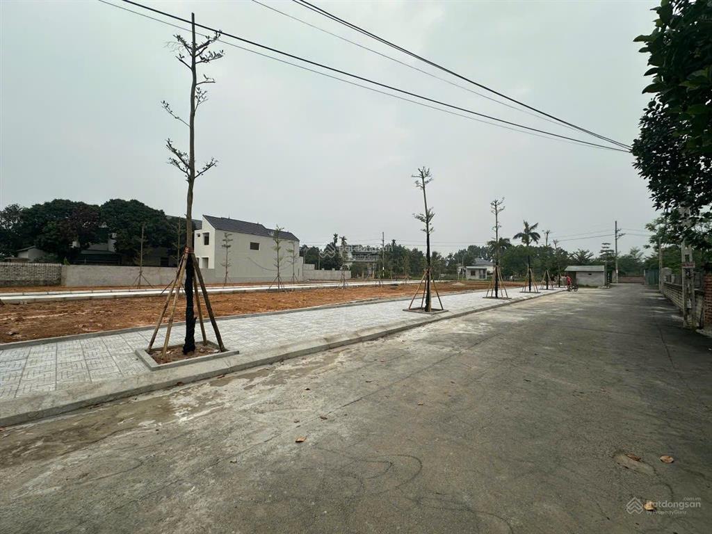 Bán gấp lô đất trung tâm hoà lạc 105.2m2 full tc  2 mặt tiền  gia tăng vốn mạnh nhờ sóng metro 5