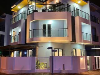 Bds hvl nc bán biệt thự góc 2mt kdc megavillge, phú hữu q9