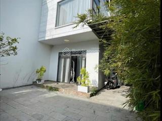 Bds hvl nc cho thuê biệt thự sân vườn siêu đẹp siêu rộng ngay vòng xoay nguyễn duy trinh phú hữu q9