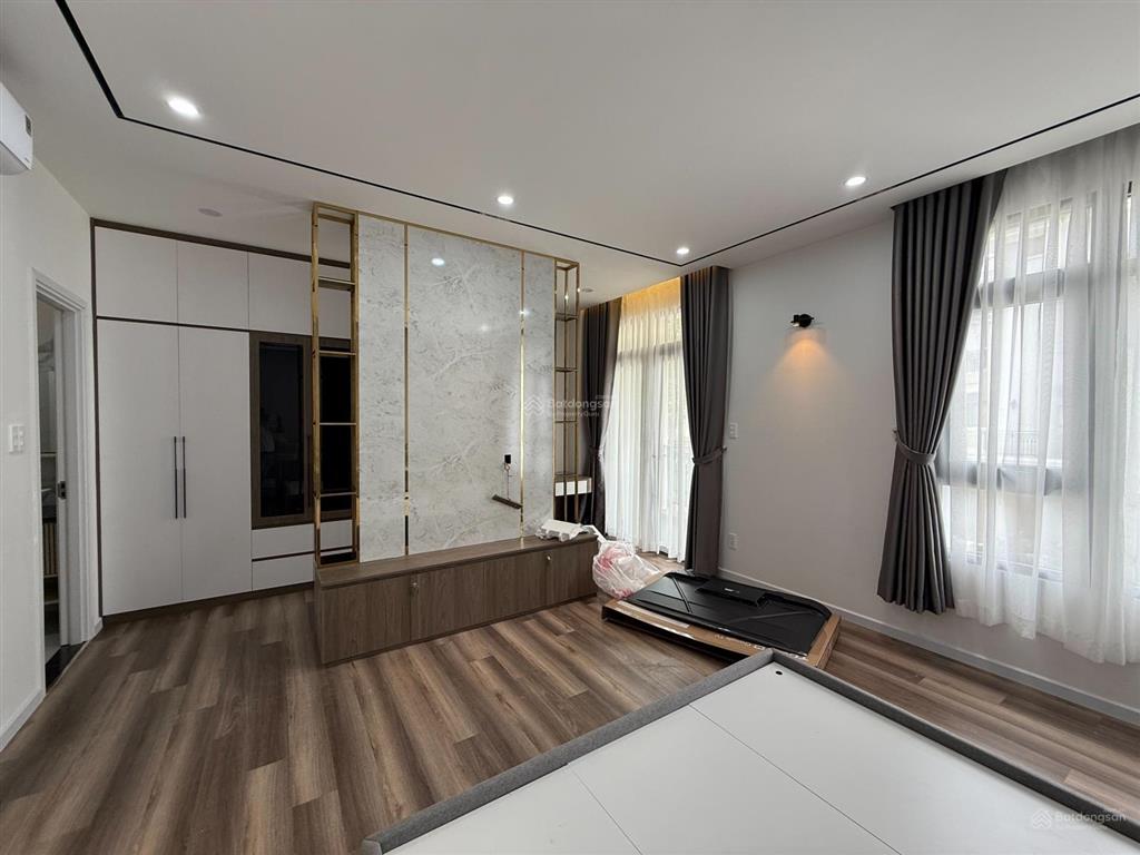 Cho thuê nhà mới 100% full nt khu compound verosa liên phường, q9