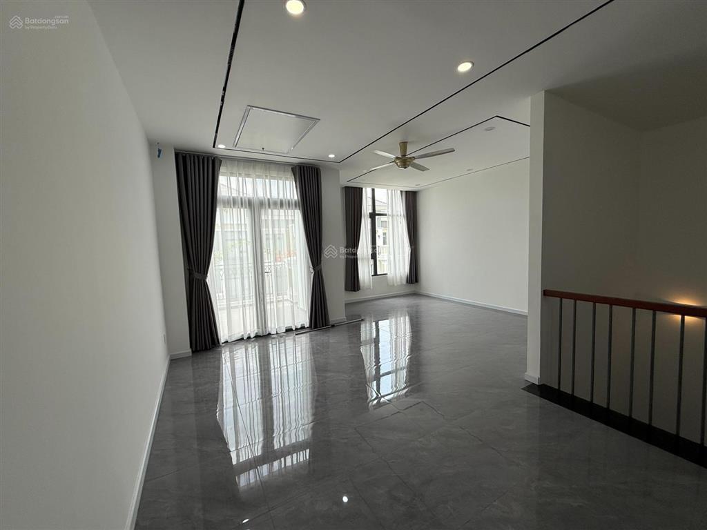 Cho thuê nhà mới 100% full nt khu compound verosa liên phường, q9