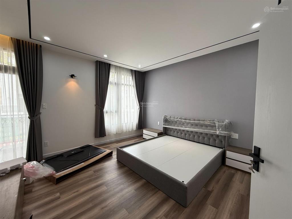 Cho thuê nhà mới 100% full nt khu compound verosa liên phường, q9