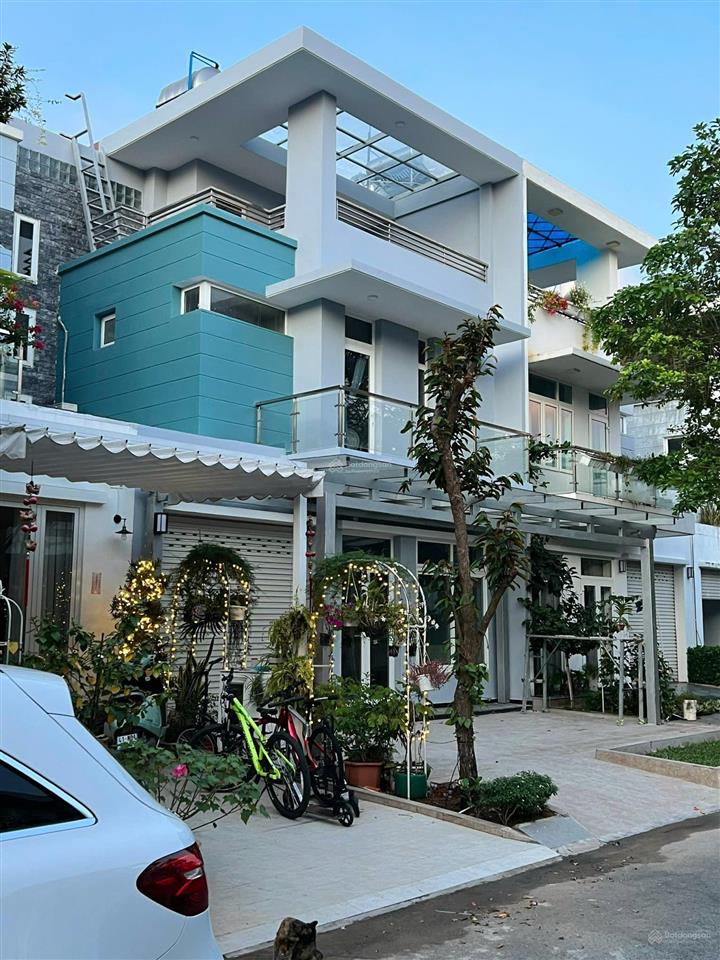 Hvl nc cho thuê nhà full nt kdchu compound villapark, liên phường q9