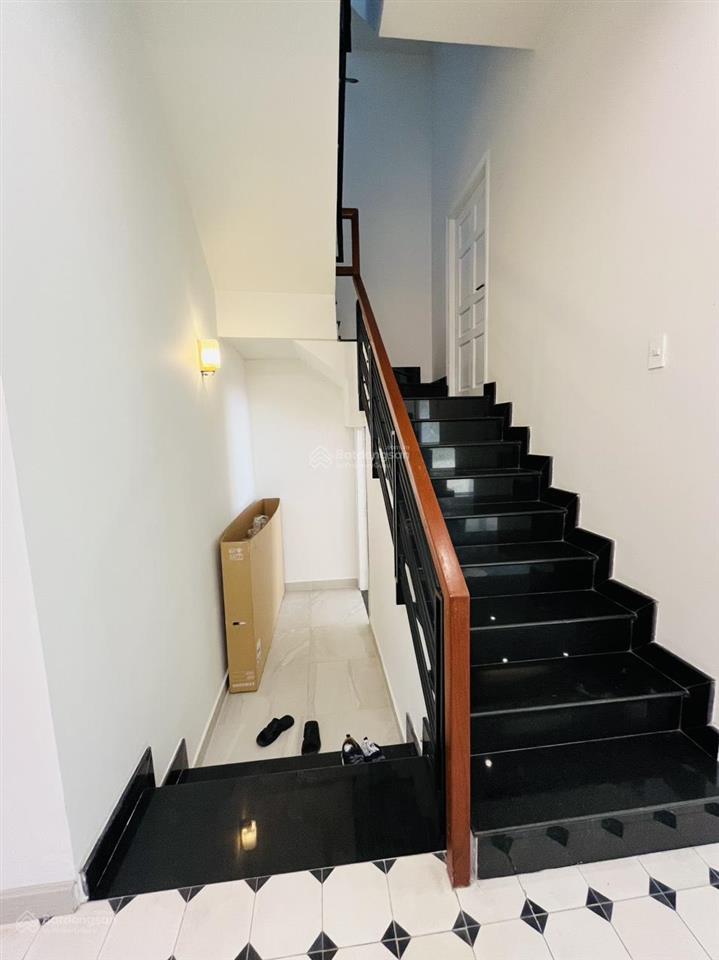 Bds hvl chủ gửi bán villa sân vườn góc 2mt khu compound thảo nguyên sài gòn q9