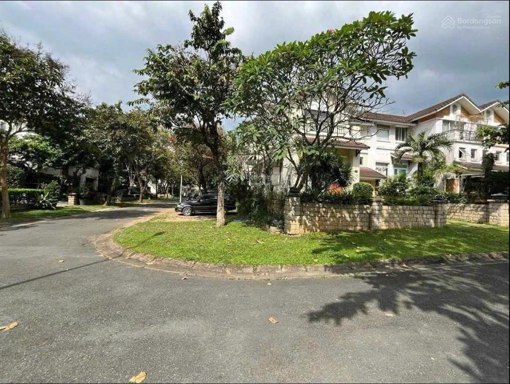 Bds hvl chủ gửi bán villa sân vườn góc 2mt khu compound thảo nguyên sài gòn q9