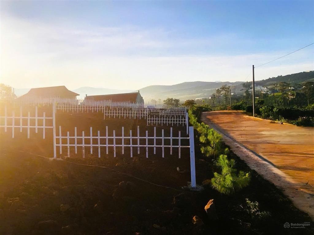 Đất ven đà lạt giá chỉ 550 triệu, liền kề khu nhà nghỉ dưỡng, view toàn cảnh thị trấn