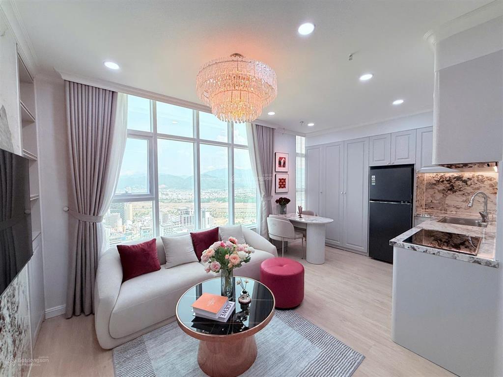 Siêu phẩm căn hộ luxury view biển đông nam 60 trần phú