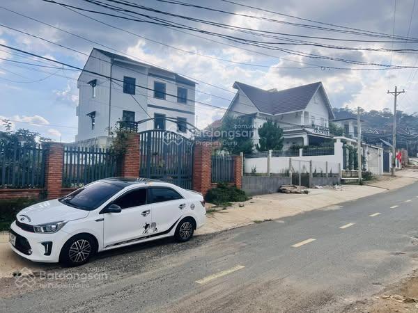 Đất biệt thự mặt tiền đường đa phú, dt 250m2, đường nhựa ô tô, view đẹp. giá 7.8 tỷ