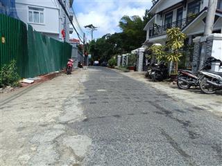 Biệt thự 3 mặt tiền đường lê văn tám, p. 10, tp. đà lạt. view thông. đường nhựa ô tô. 19 tỷ