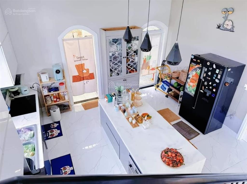 Biệt thự đường cô giang, đà lạt. dt 200m2 3 lầu 6pn, view đẹp, đường ô tô. giá 16 tỷ