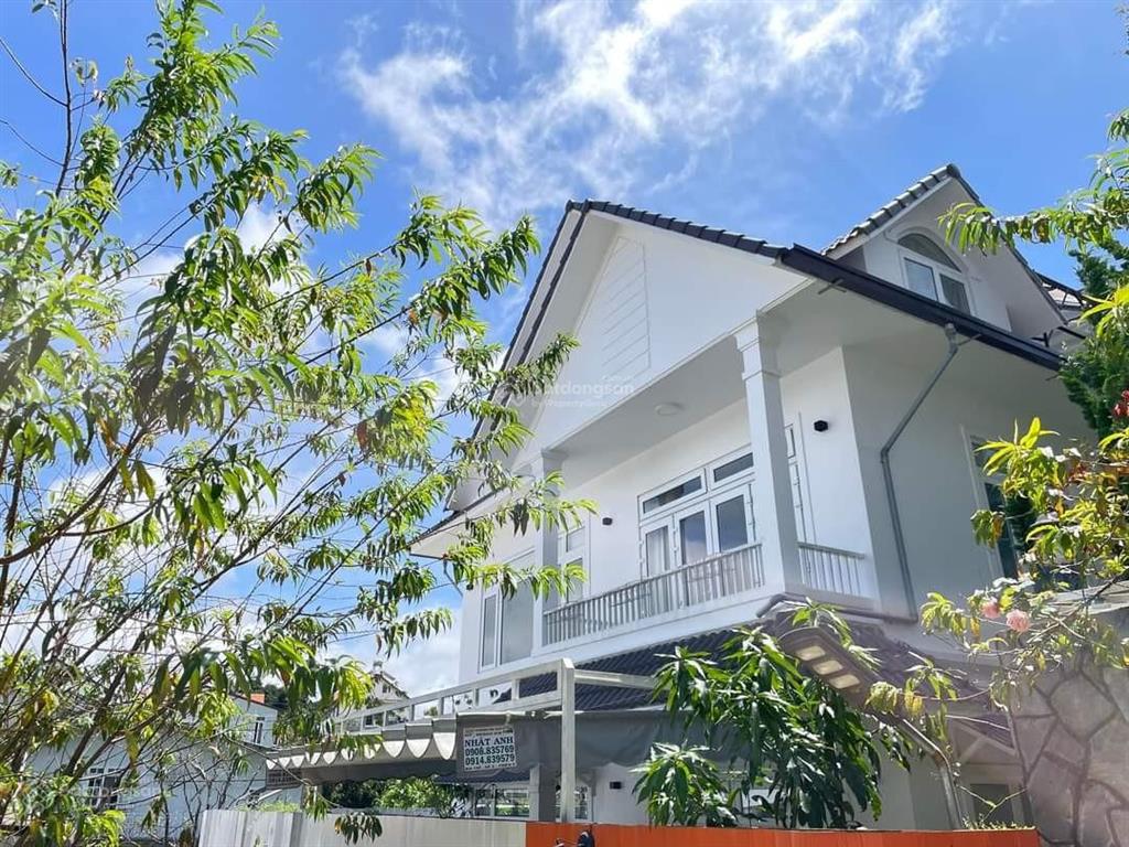 Biệt thự đường cô giang, đà lạt. dt 200m2 3 lầu 6pn, view đẹp, đường ô tô. giá 16 tỷ
