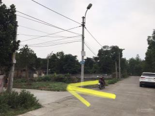 Lô đất thị xã sơn tây lô góc 2 mặt tiền. xây được nhà trọ cho thuê. gần 2 trường đại học, mầm non