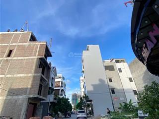 Duy nhất 1 lô 60m2 tđc cây đa trục đường 15m.
dt 60m2 ngang 4m. hướng tây tt