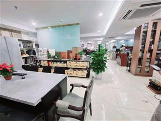 Cần bán tòa nhà vp siêu mặt tiền 16m, dịch vọng hậu, 288m2 x 9 tầng, vỉa hè, view vườn hoa, 190 tỷ.