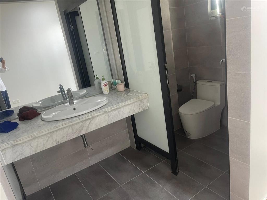 Bán nhà mặt phố đê la thành, mặt tiền 6.3m, 2 thoáng trước sau, vỉa hè rộng, ở penhouse và kd đỉnh