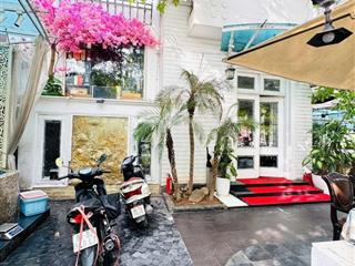 Gia đình cần bán nhà mặt phố nguyễn khánh toàn lô góc 3 thoáng, mặt tiền 15m, 293m2 3t giá 206 tỷ