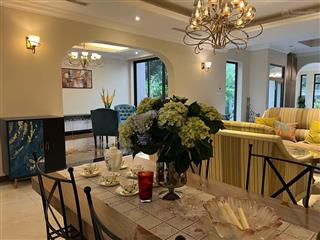 Gia đình cần bán biệt thự vườn đào, lạc long quân, lô góc, 20m mặt tiền, view lotte tây hồ, 210 tỷ