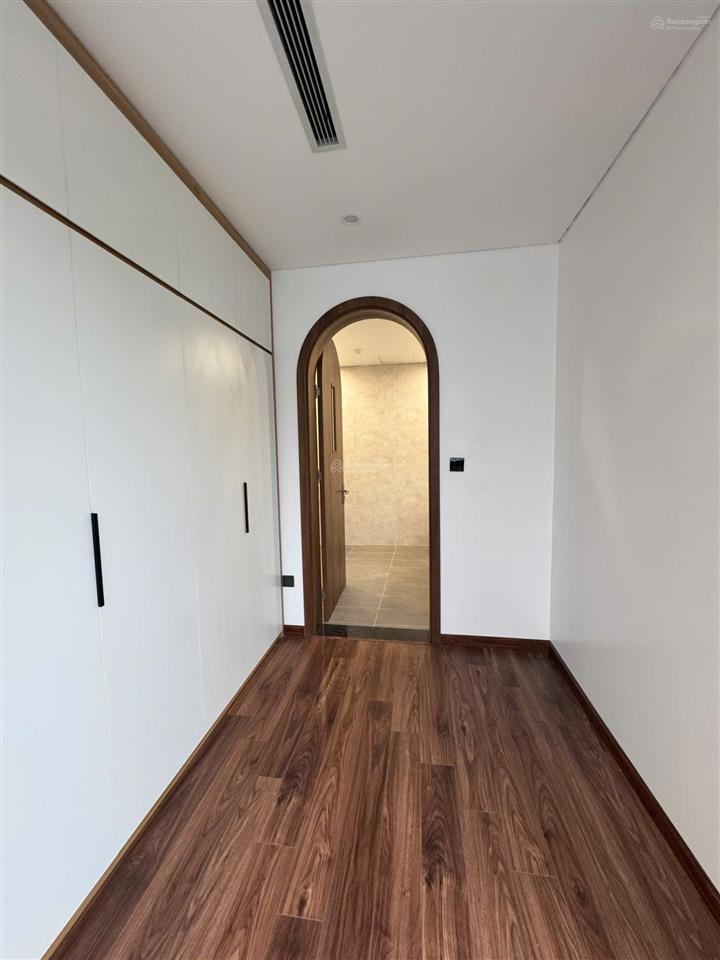 Gia đình cần tiền bán gấp biệt thự 160m2 tại khu đô thị the manor đường nguyễn xiển