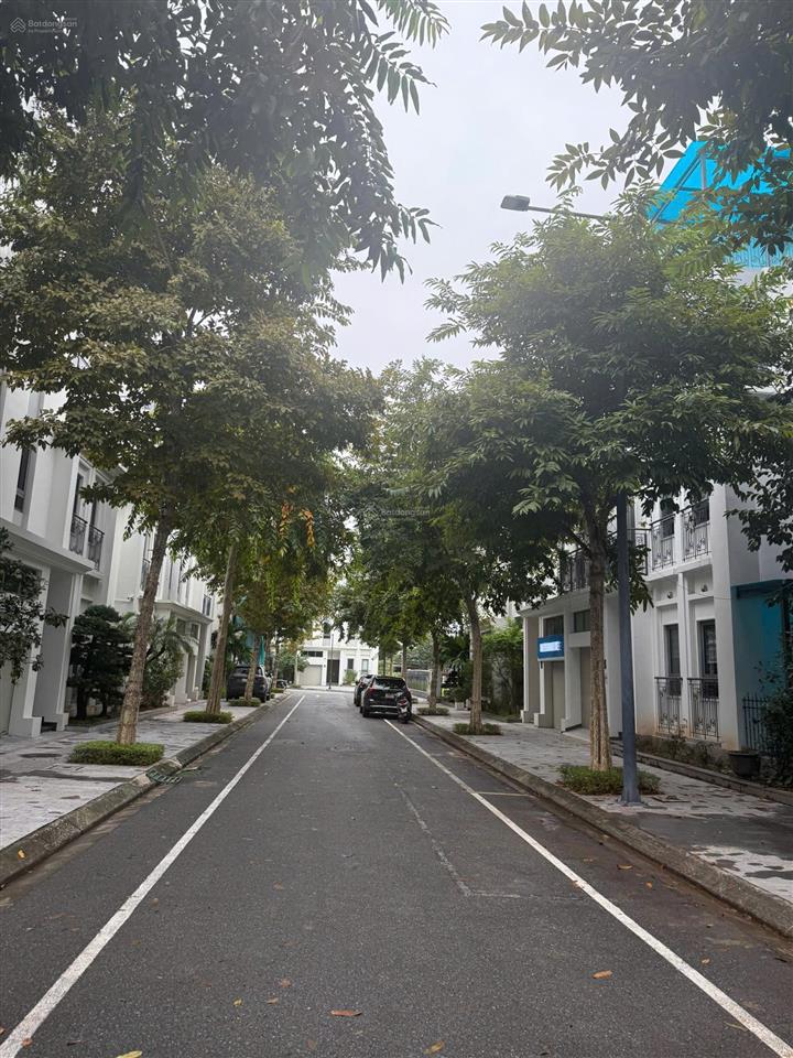 Gia đình cần tiền bán gấp biệt thự 160m2 tại khu đô thị the manor đường nguyễn xiển