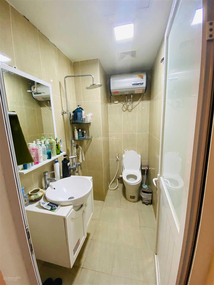 Cần bán căn hộ 2pn chung cư green stars dt 66,8m2 full nội thất đẹp, tầng trung đẹp, giá 6,2 tỷ