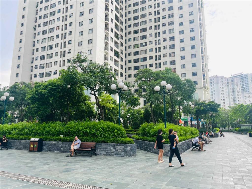 Cần bán căn hộ 2pn chung cư green stars dt 66,8m2 full nội thất đẹp, tầng trung đẹp, giá 6,2 tỷ