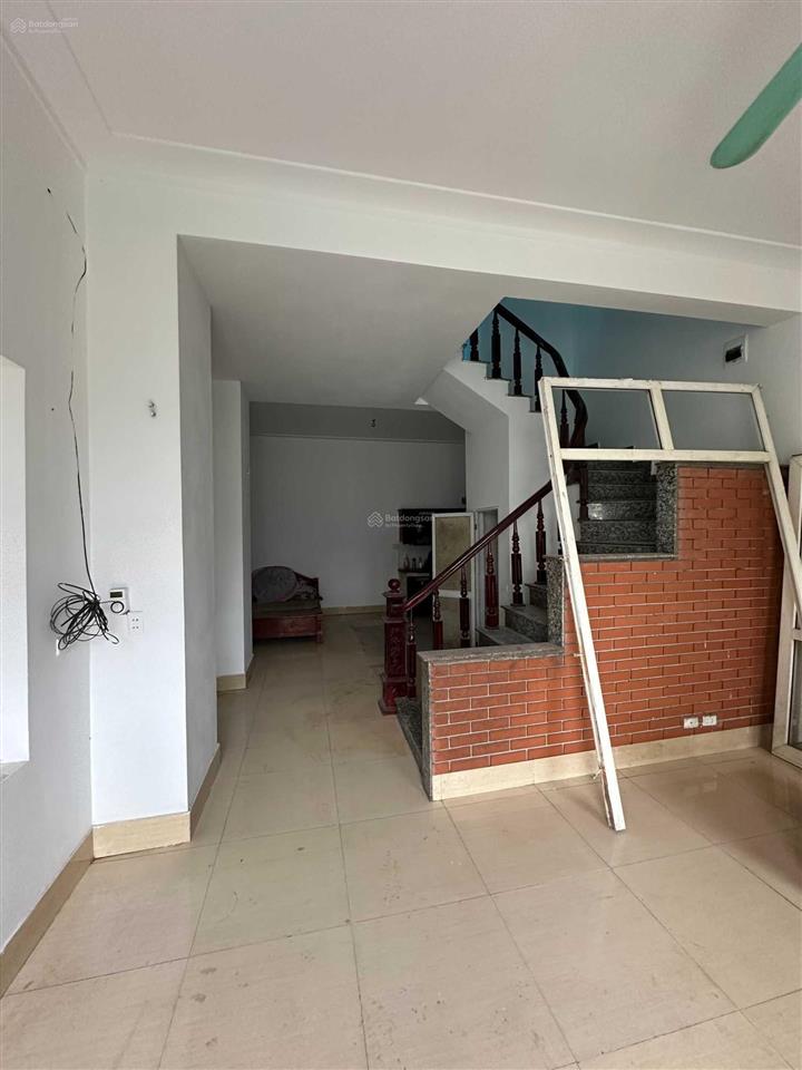 Chính chủ cần tiền bán gấp nhà 3 tầng tại phương trạch