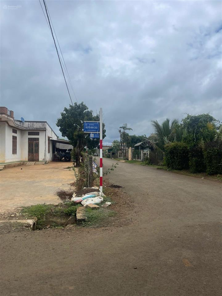 Cần bán lô đất thổ cư mặt tiền đường nhựa nguyễn minh châu, phường thống nhất, buôn hồ