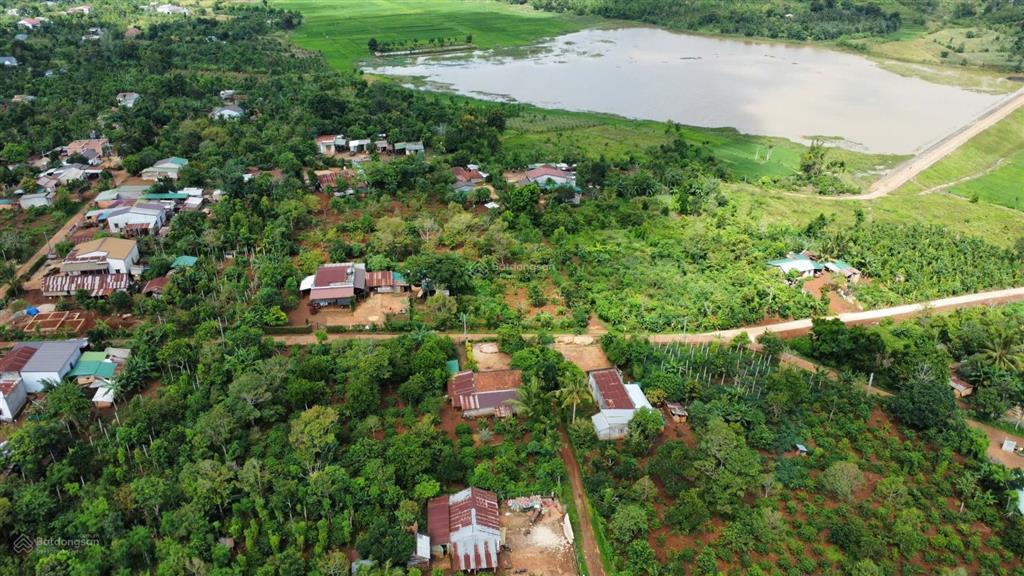 Tôi cần bán sỉ đất thổ cư, view hồ nước lớn, gần quốc lộ 29, thị xã buôn hồ