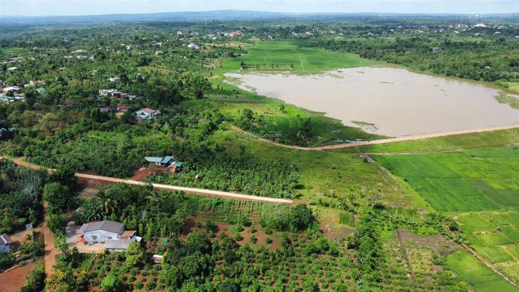 Tôi cần bán sỉ đất thổ cư, view hồ nước lớn, gần quốc lộ 29, thị xã buôn hồ