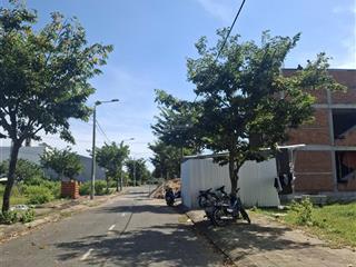 Trục lk23 .dt 110m2 .sạch đẹp.hướng nam.thông thẳng xún sông tại kđt green city.điện bàn đông