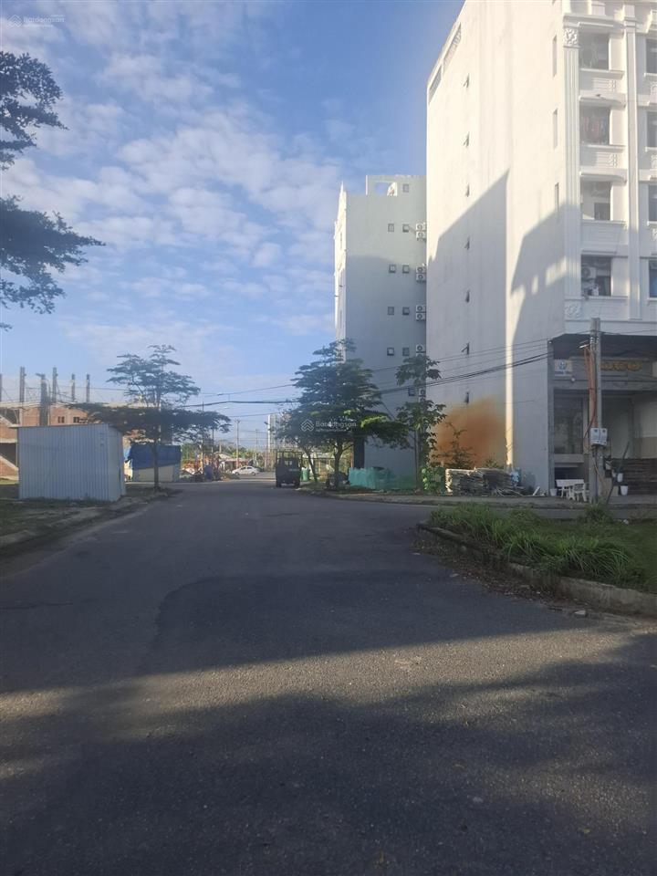 Trục a17.thông sông.hướng đông.đường 11.5m.đối diện biệt thự.ngang 6m .giá rẻ nhất dự án 2.790ty