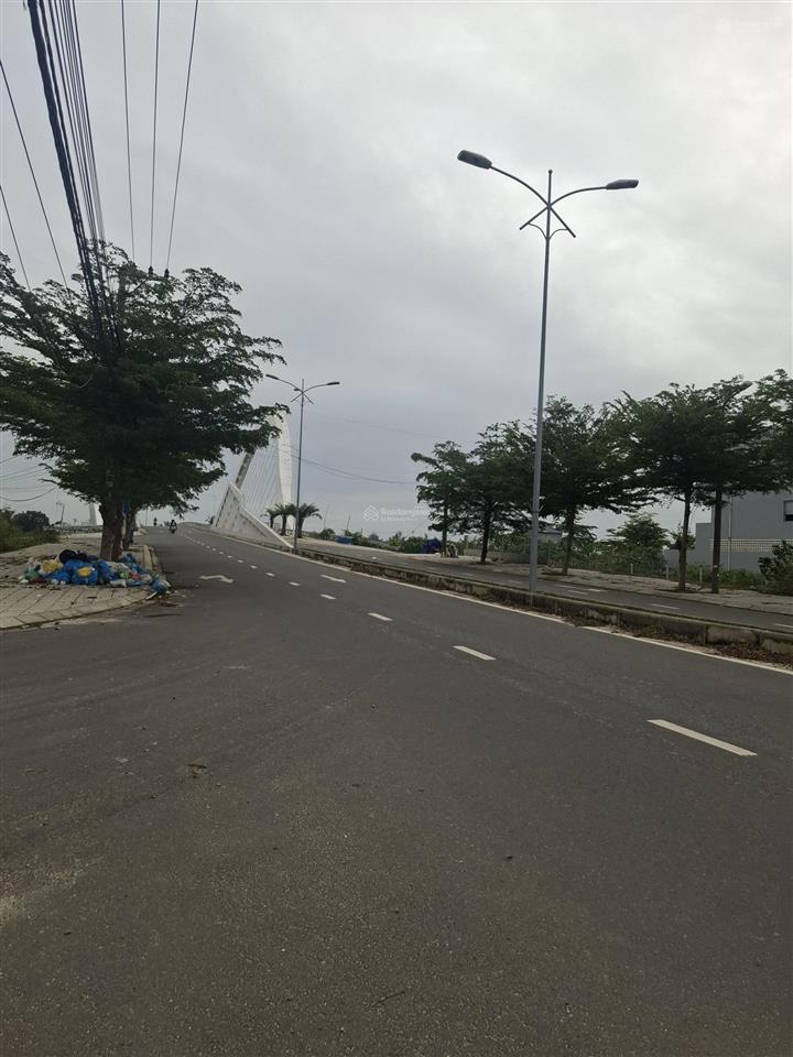 Trục a17.thông sông.hướng đông.đường 11.5m.đối diện biệt thự.ngang 6m .giá rẻ nhất dự án 2.790ty