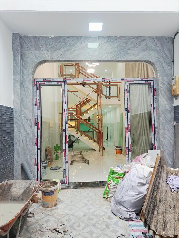 Siêu phẩm ngay vòng xoay cây gõcách 1 căn ra mặt tiền  61m2, 3 tầng đúc đẹp ở ngay  chỉ 4,78 tỷ