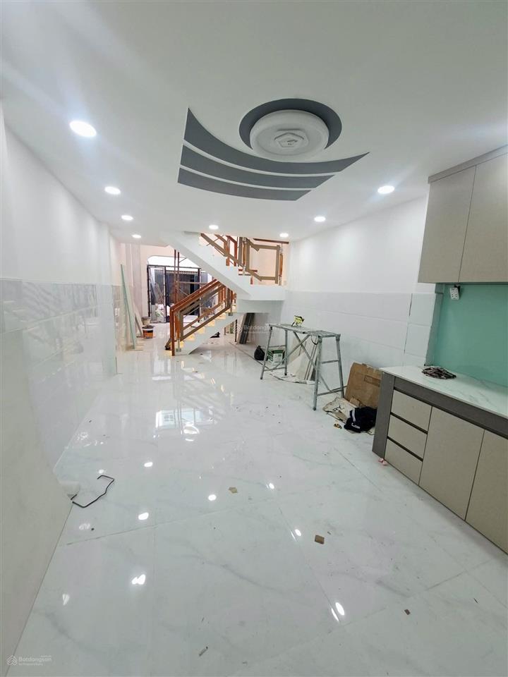 Siêu phẩm ngay vòng xoay cây gõcách 1 căn ra mặt tiền  61m2, 3 tầng đúc đẹp ở ngay  chỉ 4,78 tỷ