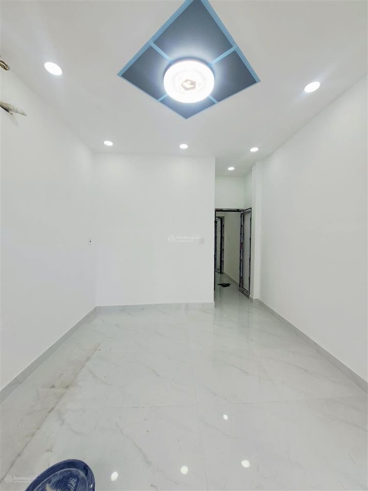 Siêu phẩm ngay vòng xoay cây gõcách 1 căn ra mặt tiền  61m2, 3 tầng đúc đẹp ở ngay  chỉ 4,78 tỷ