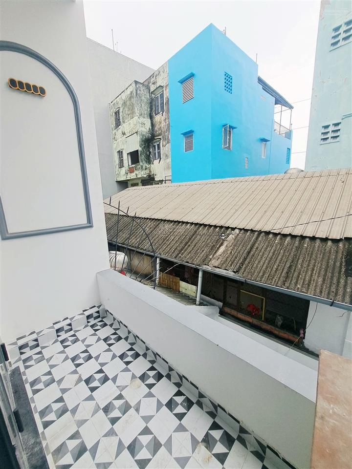 Siêu phẩm ngay vòng xoay cây gõcách 1 căn ra mặt tiền  61m2, 3 tầng đúc đẹp ở ngay  chỉ 4,78 tỷ