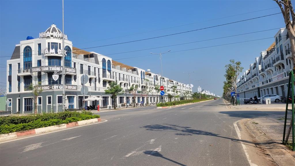 Bán 163m2 thổ (4x40m) mặt tiền ngay đường 3/2, vinhomes green city, hậu nghĩa, đức hòa