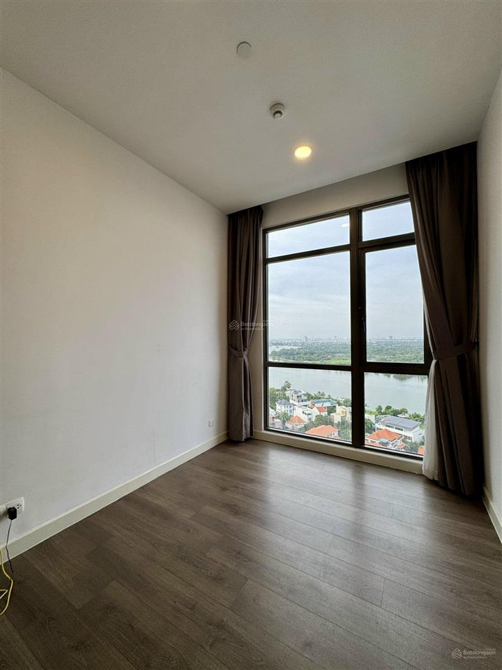 Độc quyền bán căn 3pn the nassim  thang máy riêng, tầng cao, view sông trực diện không chắn
