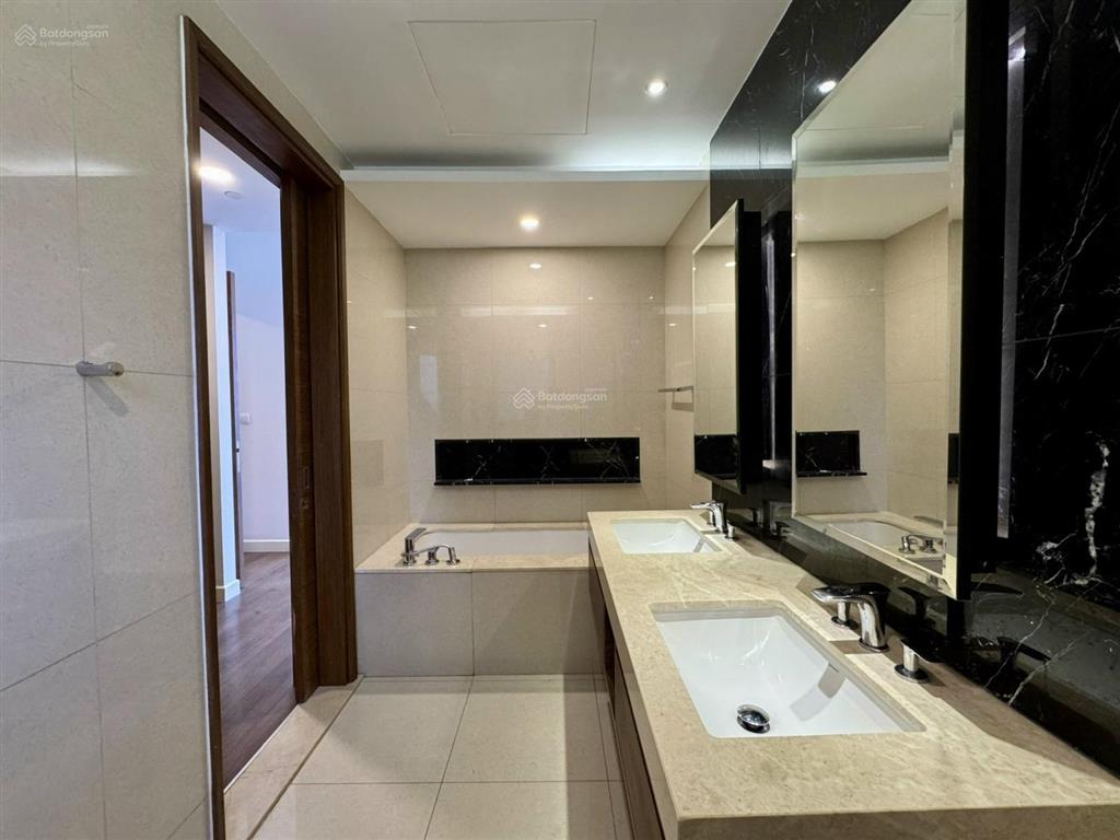 Độc quyền bán căn 3pn the nassim  thang máy riêng, tầng cao, view sông trực diện không chắn