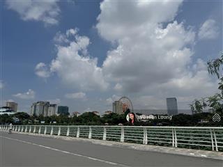 Nhà mới, thang máy, thông sàn ven hồ tây. ở kết hợp cho thuê
