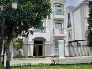 Biệt thự view sông  vị trí kim cương tại v3