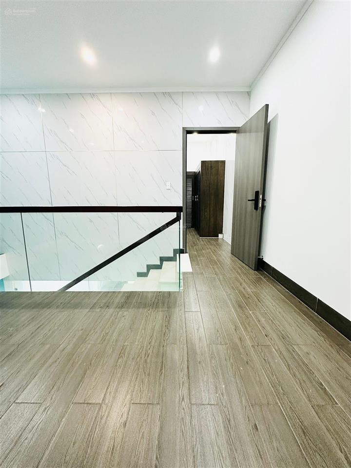 Cần bán nhà mặt tiền đường liên phường ( đường cây me ) gần vòng xoay ht3