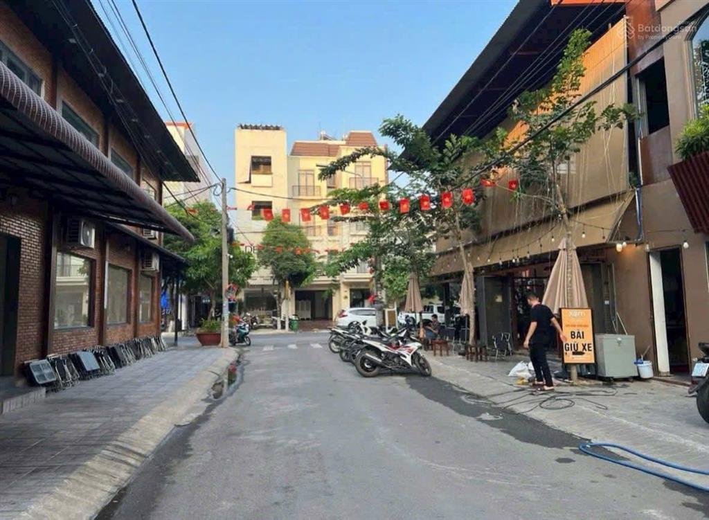 Nhà 1 trệt 2 lẩu, kdc d2d, thống nhất (trấn biên), 2 sẹc võ thị sáu, ngay rẽ d4 đi thông n1, d10