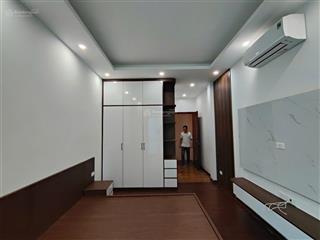 Cần bán gấp nhà phân lô ngõ 117 nguyễn thị định, siện tích 45,5m2. mặt tiền 4,15m. giá 18 tỷ