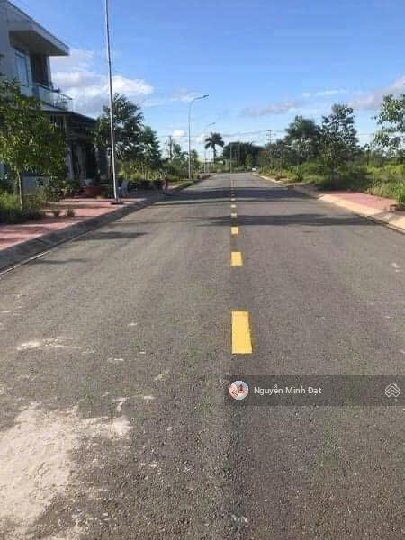 Bán lô đất 130m2 mt lăng hoàng gia (xã long hưng) giá 817 triệu ( có sổ hồng ) gần cty việt tiến